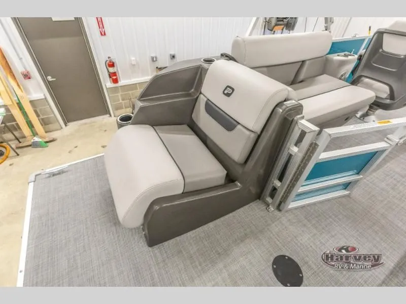 Slide: The Image of Vectra Speed 23 XT 2025 - 11