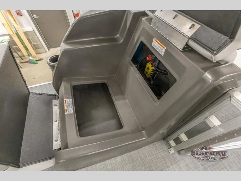 Slide: The Image of Vectra Speed 23 XT 2025 - 12