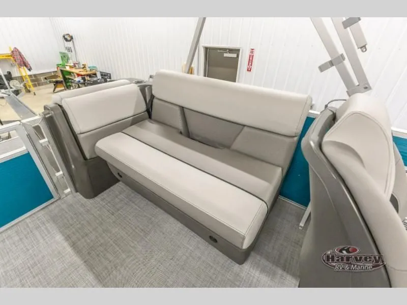 Slide: The Image of Vectra Speed 23 XT 2025 - 13