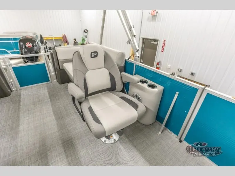 Slide: The Image of Vectra Speed 23 XT 2025 - 17