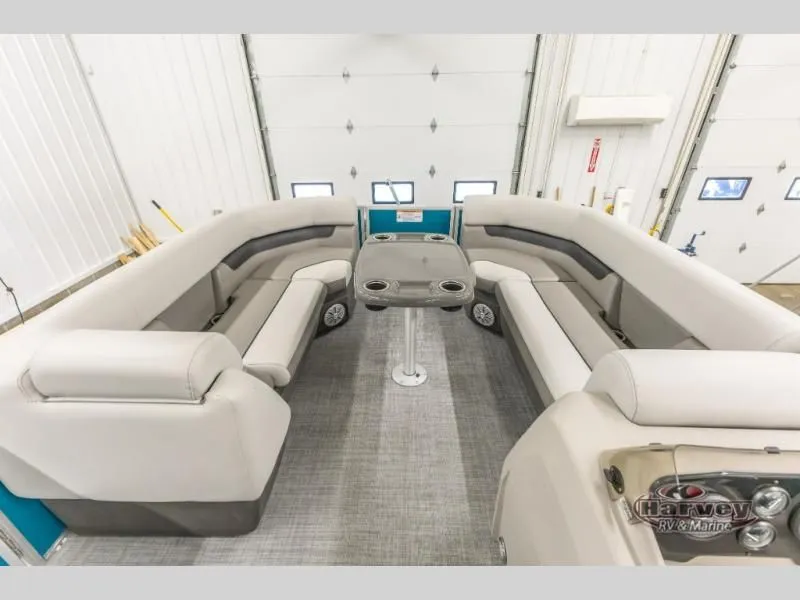 Slide: The Image of Vectra Speed 23 XT 2025 - 23