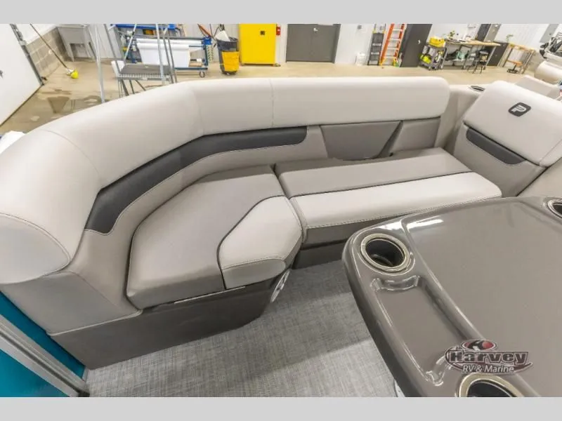 Slide: The Image of Vectra Speed 23 XT 2025 - 26