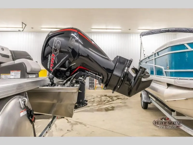 Slide: The Image of Vectra Speed 23 XT 2025 - 4