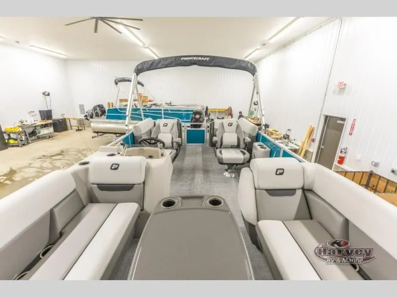 Slide: The Image of Vectra Speed 23 XT 2025 - 7