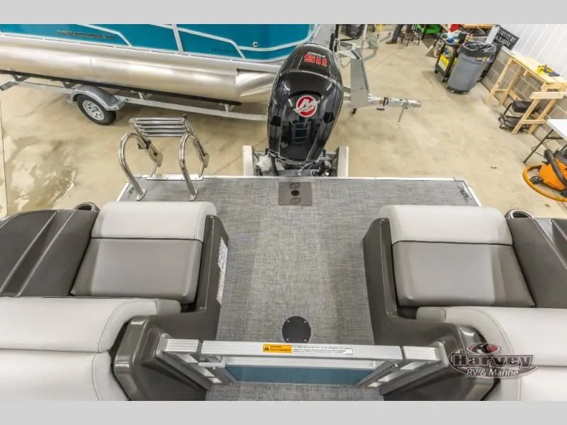 Slide: The Image of Vectra Speed 23 XT 2025 - 8