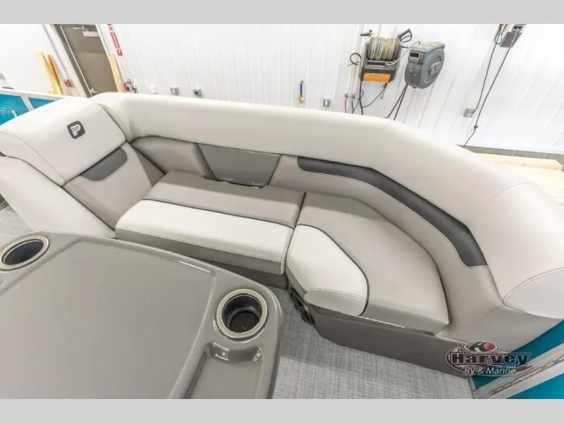 Slide: The Image of Vectra Sport 23 RL 2025 - 19