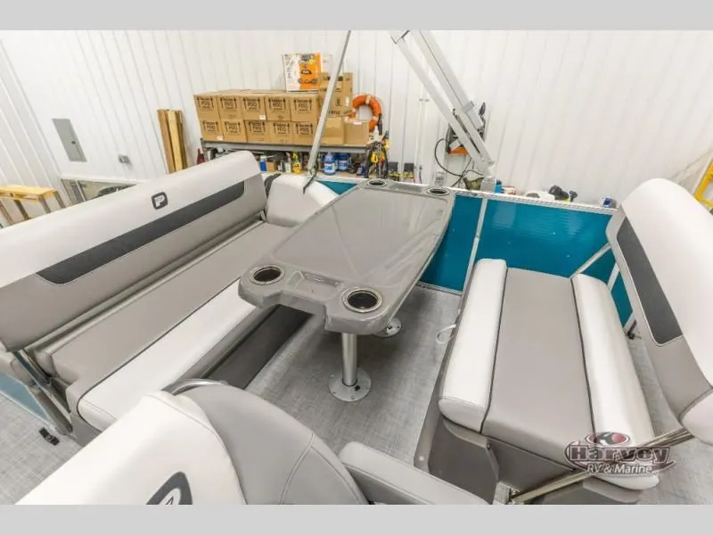 Slide: The Image of Vectra Classic 21 RL 2025 - 10