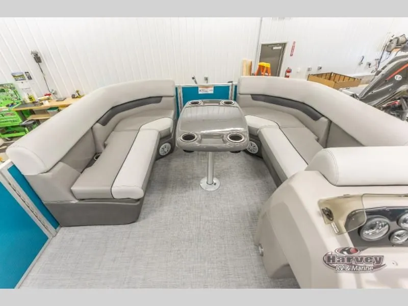 Slide: The Image of Vectra Classic 21 RL 2025 - 17