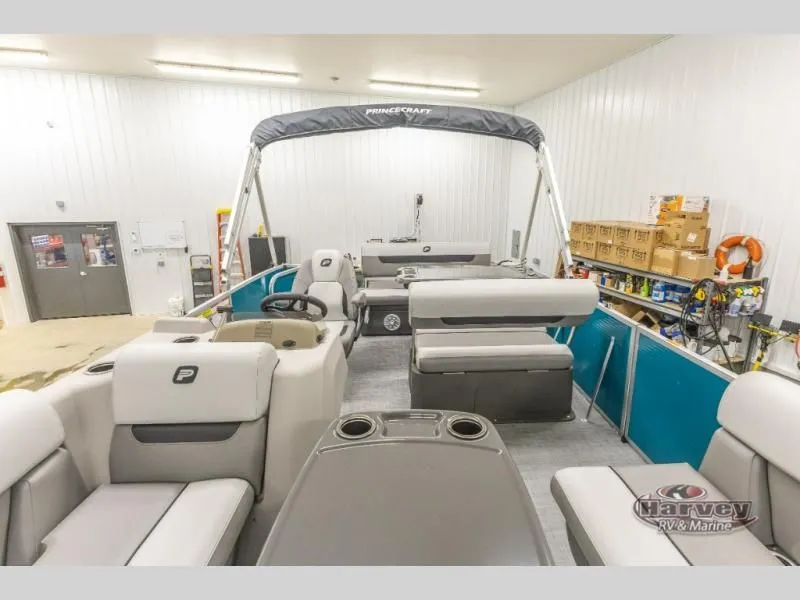 Slide: The Image of Vectra Classic 21 RL 2025 - 6