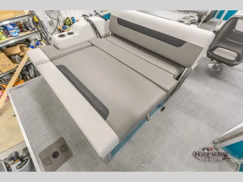 Slide: The Image of Vectra Classic 21 RL 2025 - 8