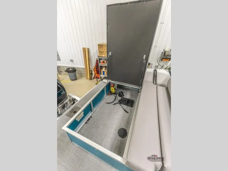 Slide: The Image of Vectra Classic 21 RL 2025 - 9