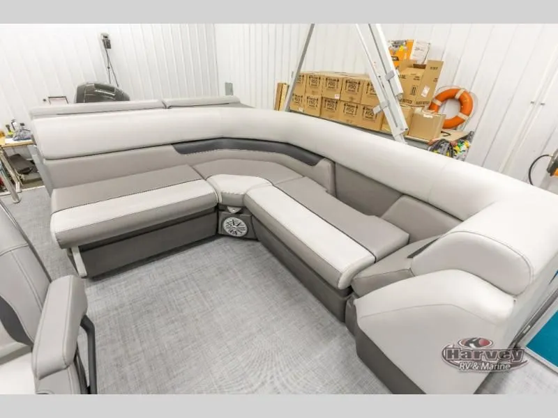 Slide: The Image of Vectra Sport 21 L 2025 - 11