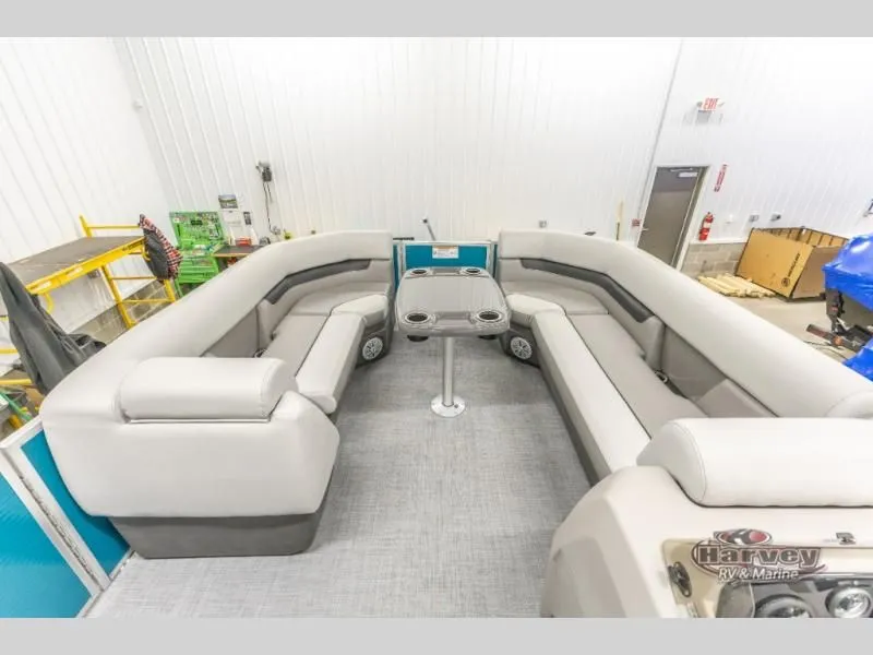 Slide: The Image of Vectra Sport 21 L 2025 - 19