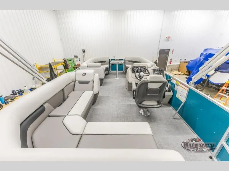 Slide: The Image of Vectra Sport 21 L 2025 - 6