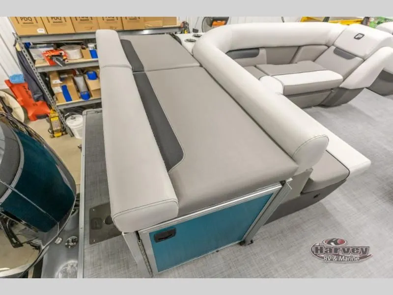 Slide: The Image of Vectra Sport 21 L 2025 - 9