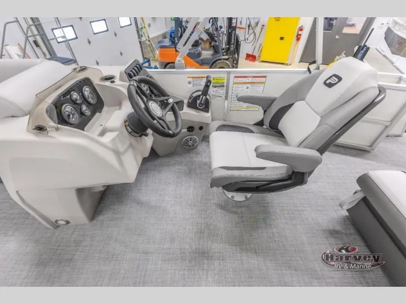 Slide: The Image of Vectra Speed 23 L 2025 - 14