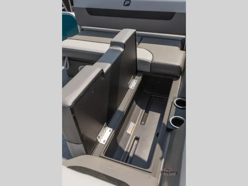 Slide: The Image of Vectra Classic 21 RL 2025 - 13