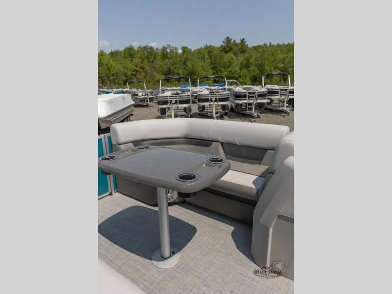 Slide: The Image of Vectra Classic 21 RL 2025 - 14