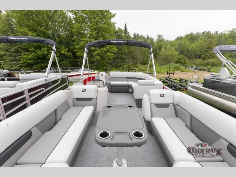 Slide: The Image of Vectra Classic 21 L 2025 - 12