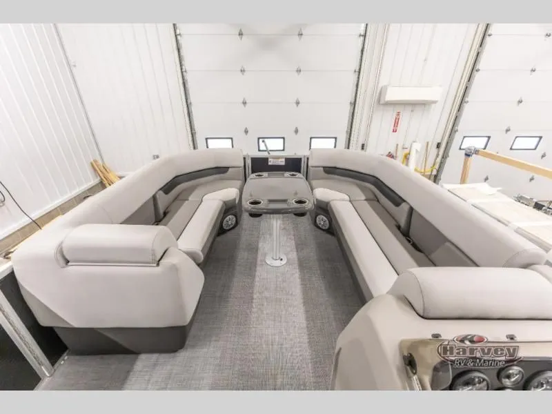 Slide: The Image of Vectra Sport 21 L 2025 - 18