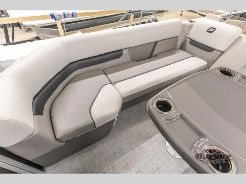 Slide: The Image of Vectra Sport 21 L 2025 - 22