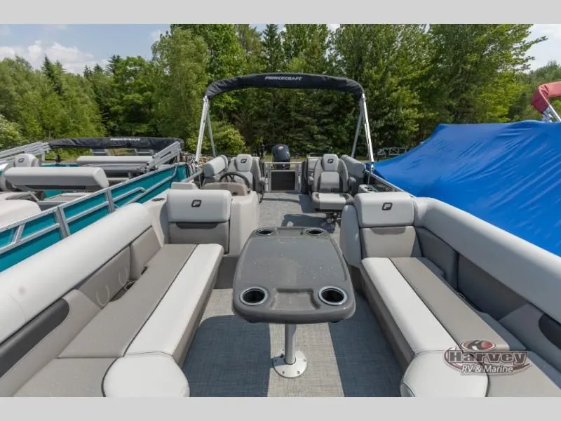 Slide: The Image of Vectra Speed 23 XT 2025 - 6