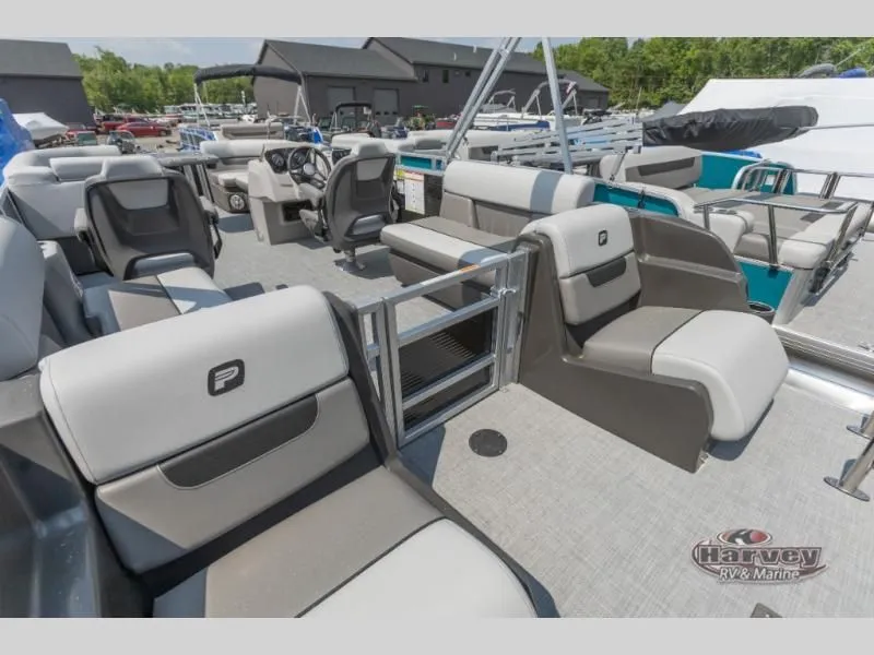 Slide: The Image of Vectra Speed 23 XT 2025 - 8