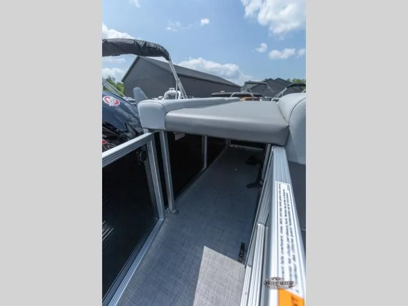 Slide: The Image of Vectra Speed 23 L 2025 - 9