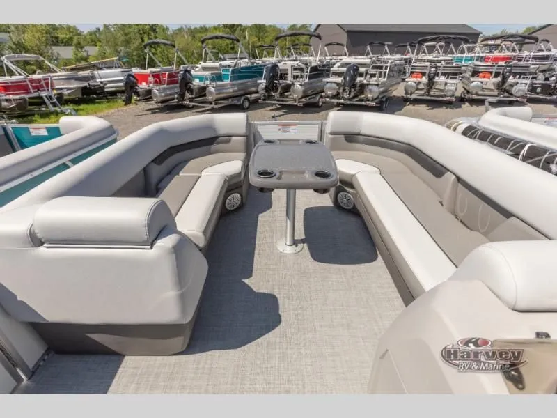 Slide: The Image of Vectra Classic 21 L 2025 - 12