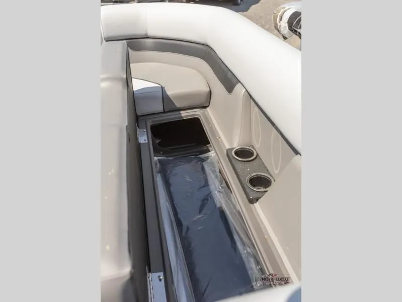 Slide: The Image of Vectra Classic 21 L 2025 - 13