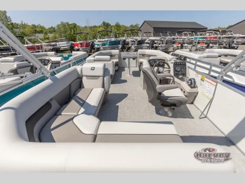 Slide: The Image of Vectra Classic 21 L 2025 - 5