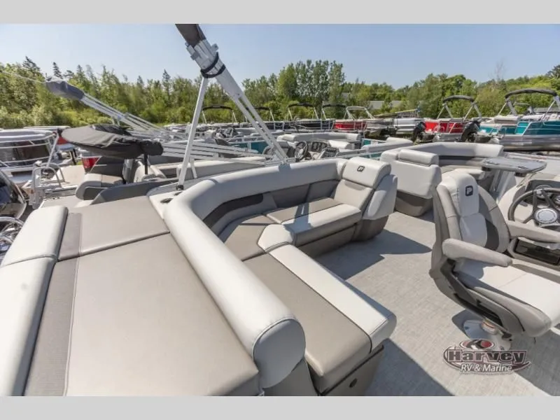 Slide: The Image of Vectra Classic 21 L 2025 - 6