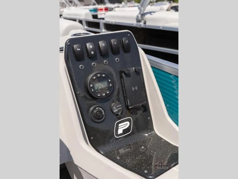 Slide: The Image of Vectra Classic 21 RL 2025 - 14