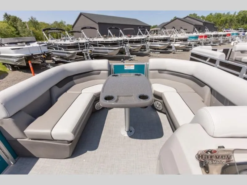 Slide: The Image of Vectra Classic 21 RL 2025 - 16