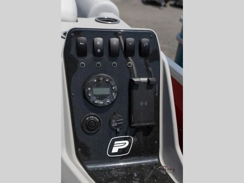 Slide: The Image of Vectra Classic 21 RL 2025 - 12