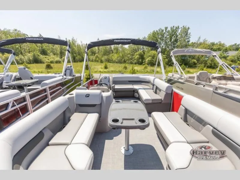 Slide: The Image of Vectra Classic 19 L 2025 - 6