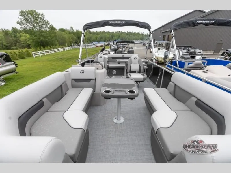 Slide: The Image of Vectra Classic 21 RL 2025 - 6