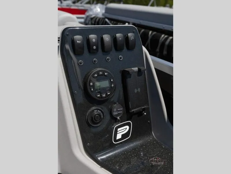 Slide: The Image of Sportfisher Sport 23-2RS 2025 - 12