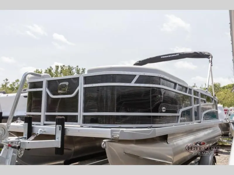 Slide: The Image of Vectra Classic 21 L 2025 - 3