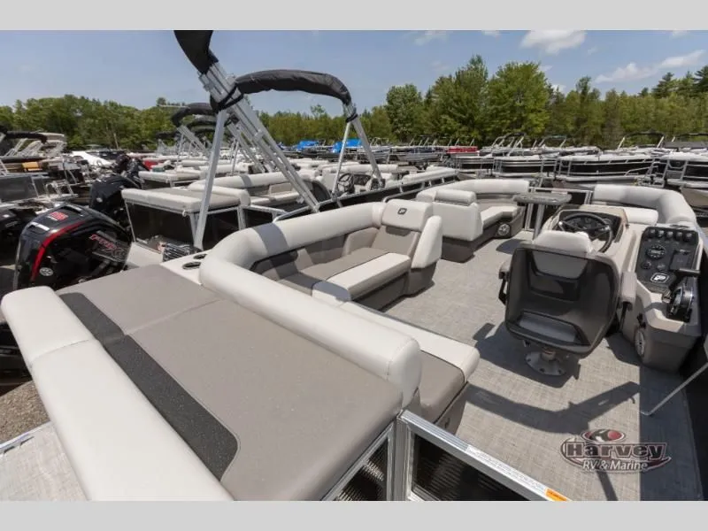 Slide: The Image of Vectra Classic 21 L 2025 - 7