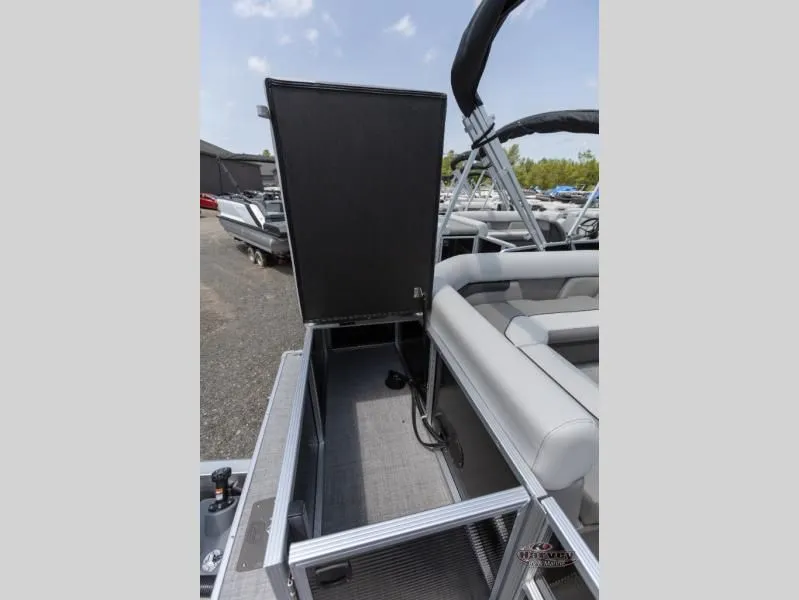 Slide: The Image of Vectra Classic 21 L 2025 - 9