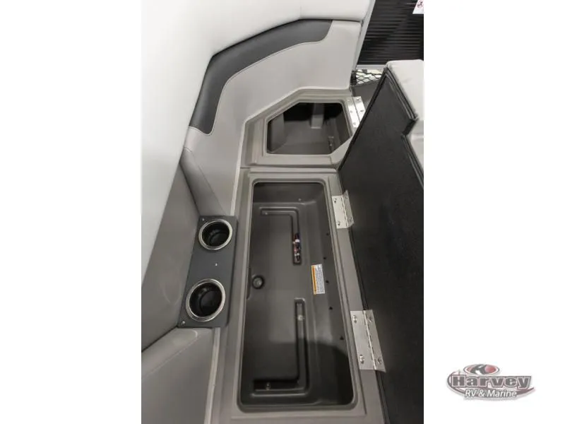 Slide: The Image of Sportfisher 21-2RS 2026 - 18