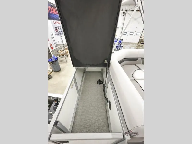 Slide: The Image of Vectra Classic 21L 2026 - 23