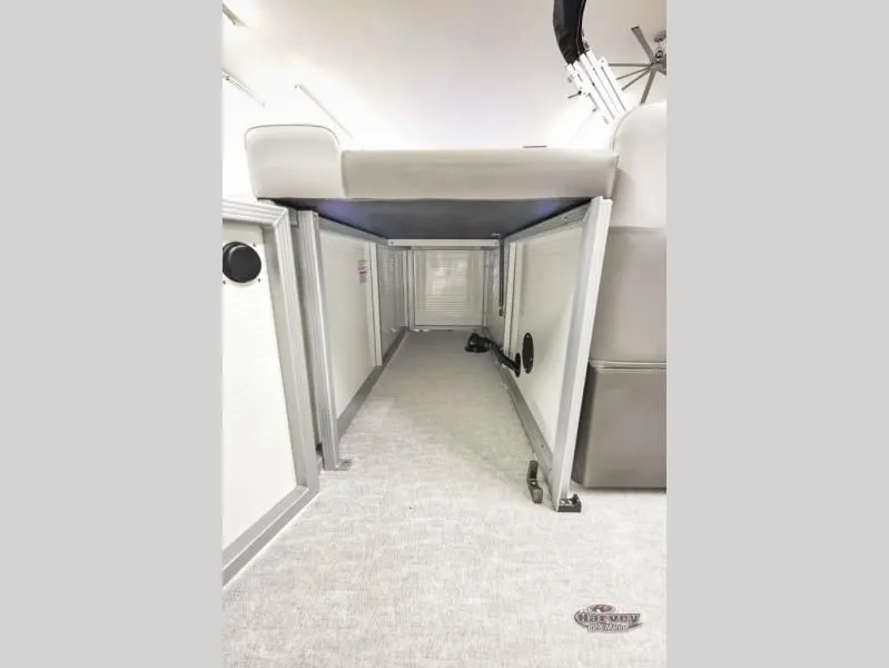 Slide: The Image of Vectra Classic 21L 2026 - 24