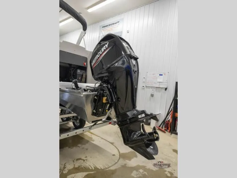 Slide: The Image of Sportfisher 21-2RS 2026 - 5