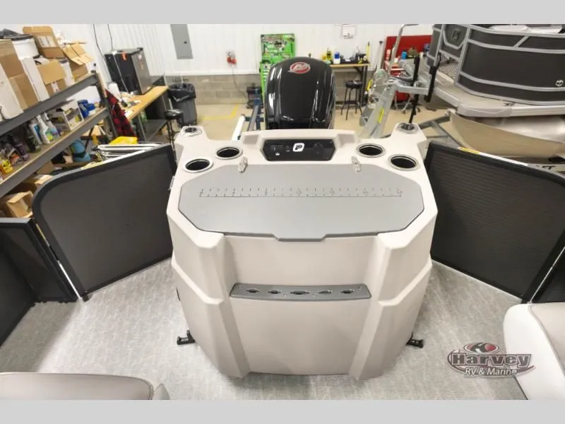 Slide: The Image of Sportfisher 21-2RS 2026 - 17