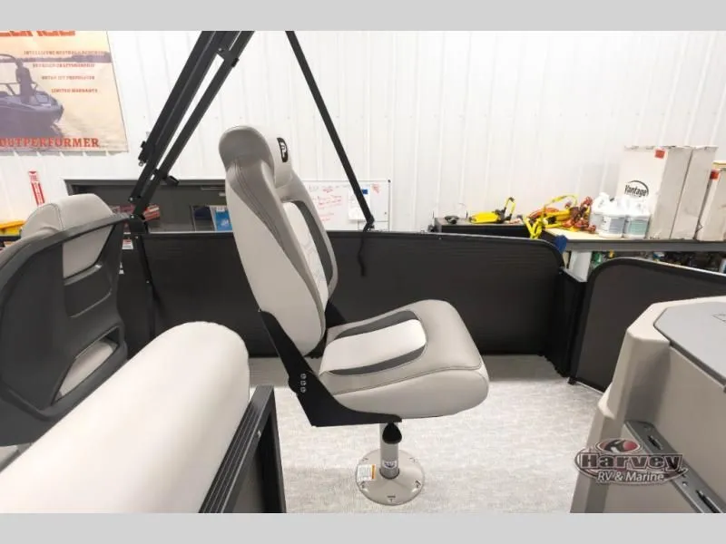 Slide: The Image of Sportfisher 21-2RS 2026 - 19