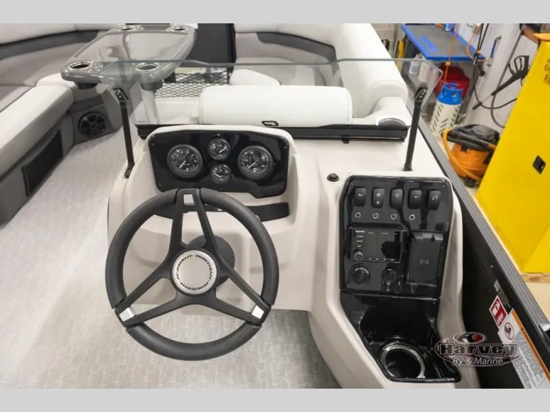 Slide: The Image of Sportfisher 21-2RS 2026 - 21