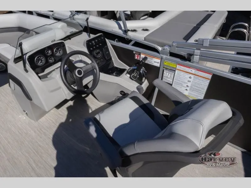 Slide: The Image of Interior of Vectra Classic 19 L boat, model year 2026. - 15