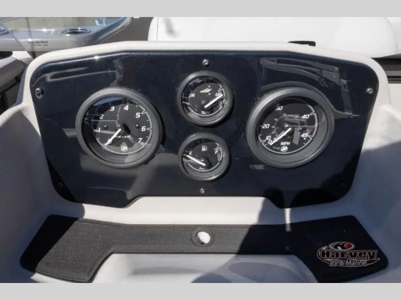 Slide: The Image of Dashboard of Vectra Classic 19 L boat, year 2026. - 16